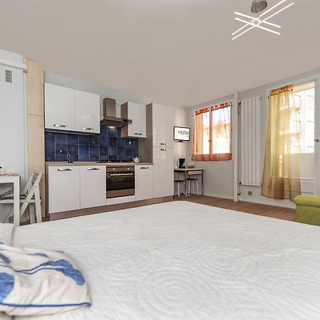 Blue Lagon Five Stars Holiday House นีซ ภายนอก รูปภาพ